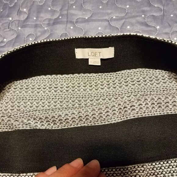 Loft skirt size small - Picture 2 of 3